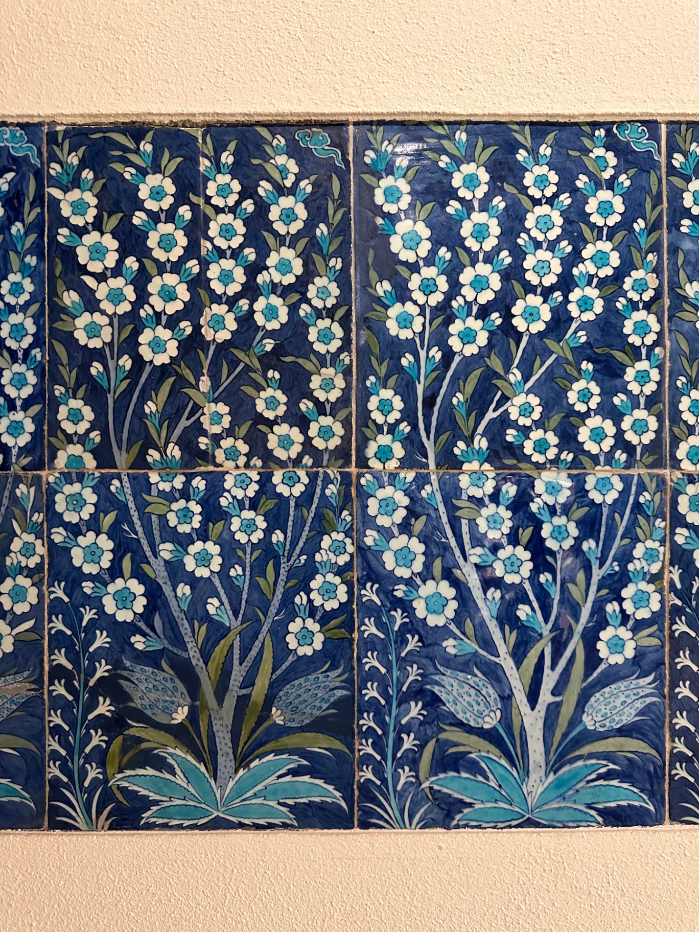 Gulbenkian Tiles Flowers